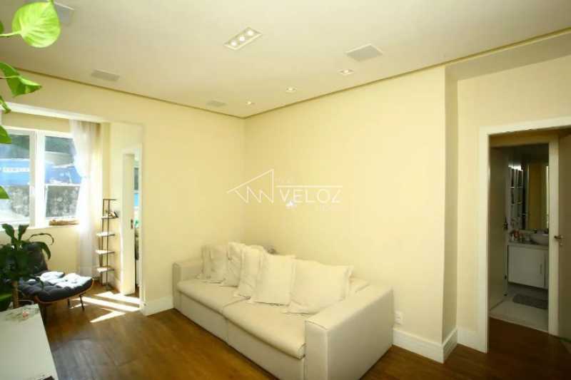 Apartamento à venda com 2 quartos, 67m² - Foto 3