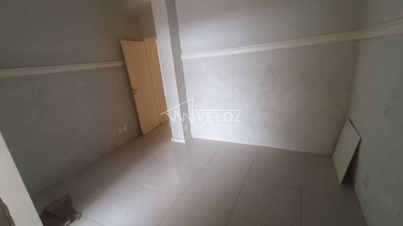 Casa à venda com 2 quartos, 98m² - Foto 13