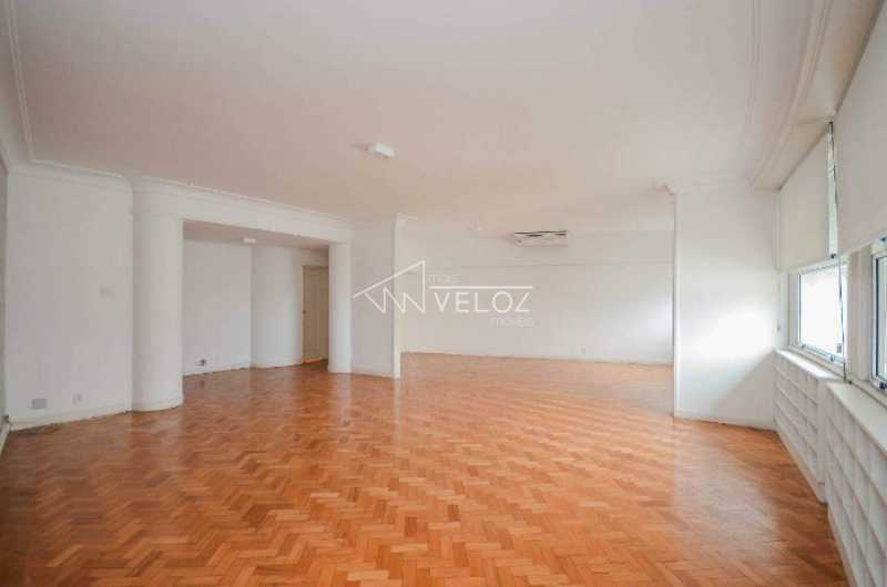 Apartamento à venda com 3 quartos, 130m² - Foto 2