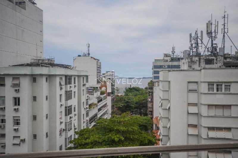 Apartamento à venda com 3 quartos, 130m² - Foto 1