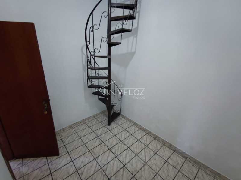 Casa à venda com 4 quartos, 120m² - Foto 1