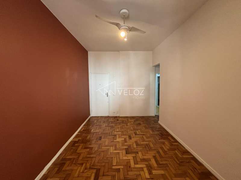 Apartamento à venda com 2 quartos, 66m² - Foto 4