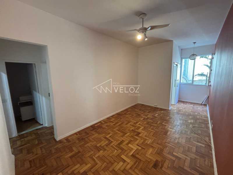 Apartamento à venda com 2 quartos, 66m² - Foto 2