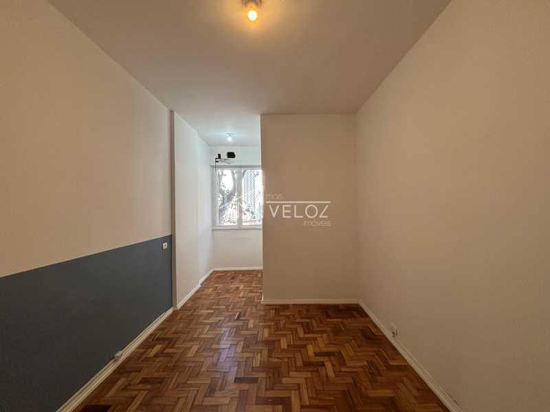 Apartamento à venda com 2 quartos, 66m² - Foto 6