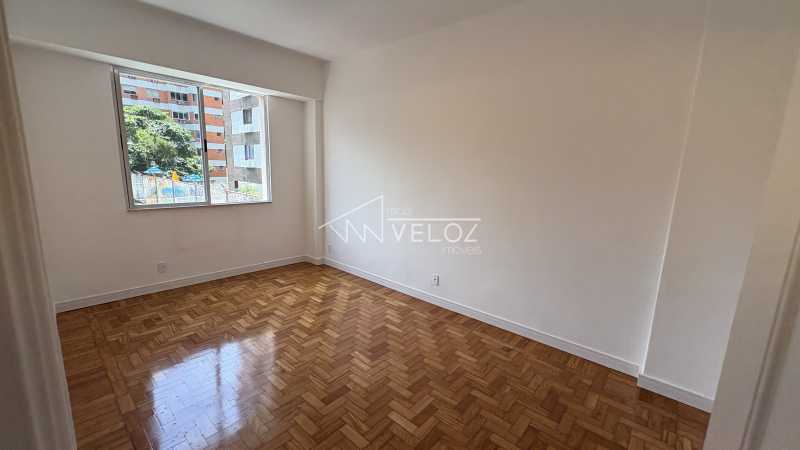 Apartamento à venda com 3 quartos, 131m² - Foto 4