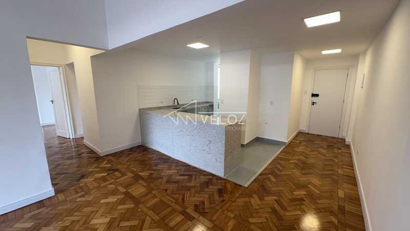 Apartamento à venda com 3 quartos, 131m² - Foto 1