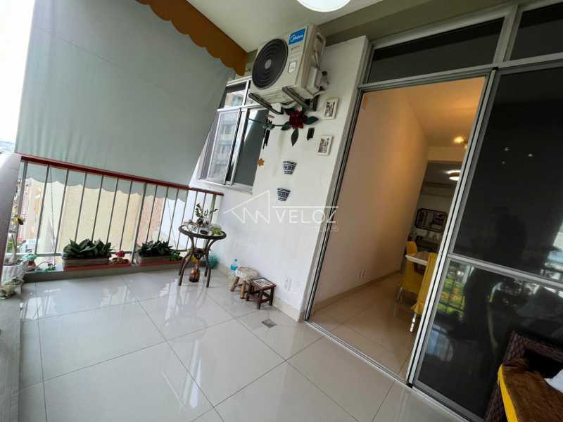 Apartamento à venda com 2 quartos, 76m² - Foto 4