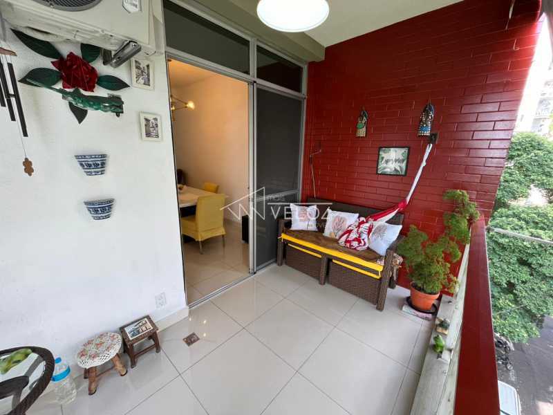 Apartamento à venda com 2 quartos, 76m² - Foto 1