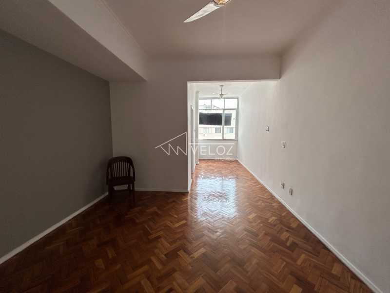 Apartamento à venda com 3 quartos, 96m² - Foto 2