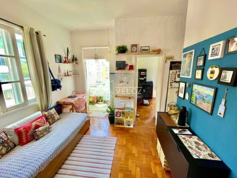 Apartamento à venda com 1 quarto, 36m² - Foto 2