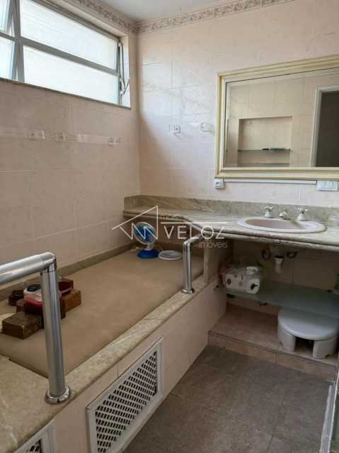 Apartamento à venda com 4 quartos, 220m² - Foto 9