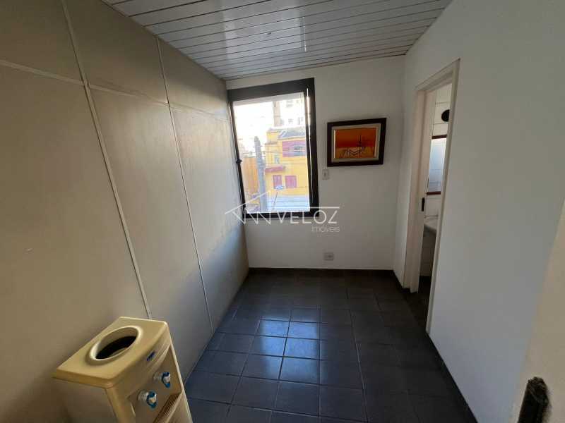 Casa à venda com 7 quartos, 300m² - Foto 3