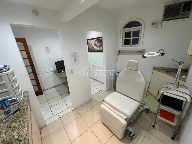 Casa à venda com 7 quartos, 300m² - Foto 25