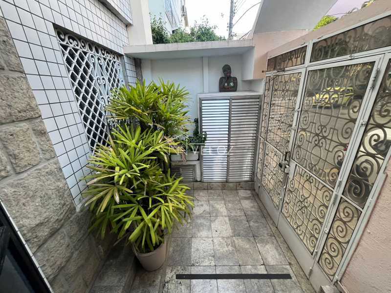 Casa à venda com 7 quartos, 300m² - Foto 30