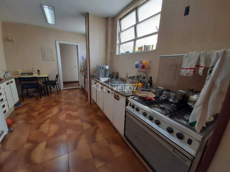 Apartamento à venda com 3 quartos, 230m² - Foto 23