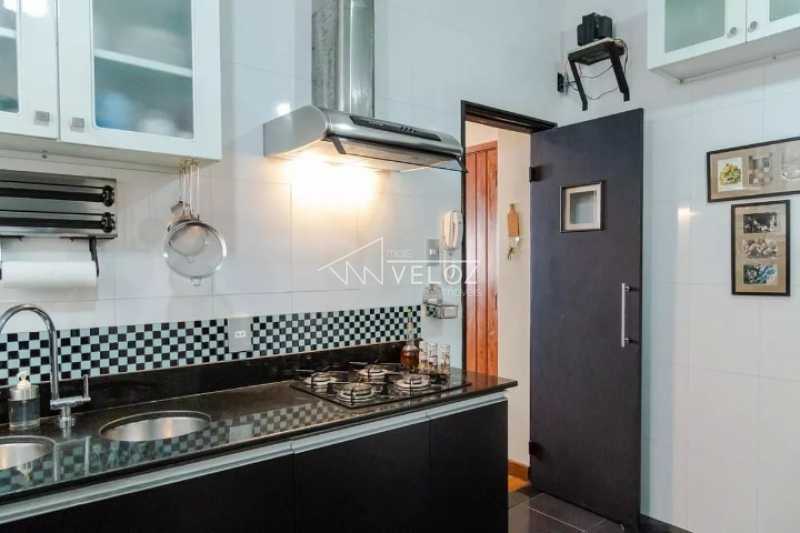 Apartamento à venda com 2 quartos, 70m² - Foto 12