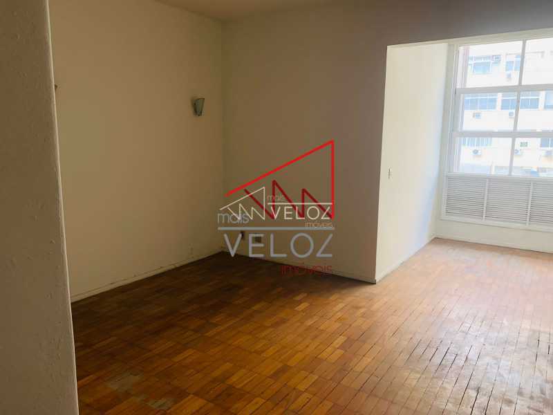 Apartamento à venda com 3 quartos, 97m² - Foto 1