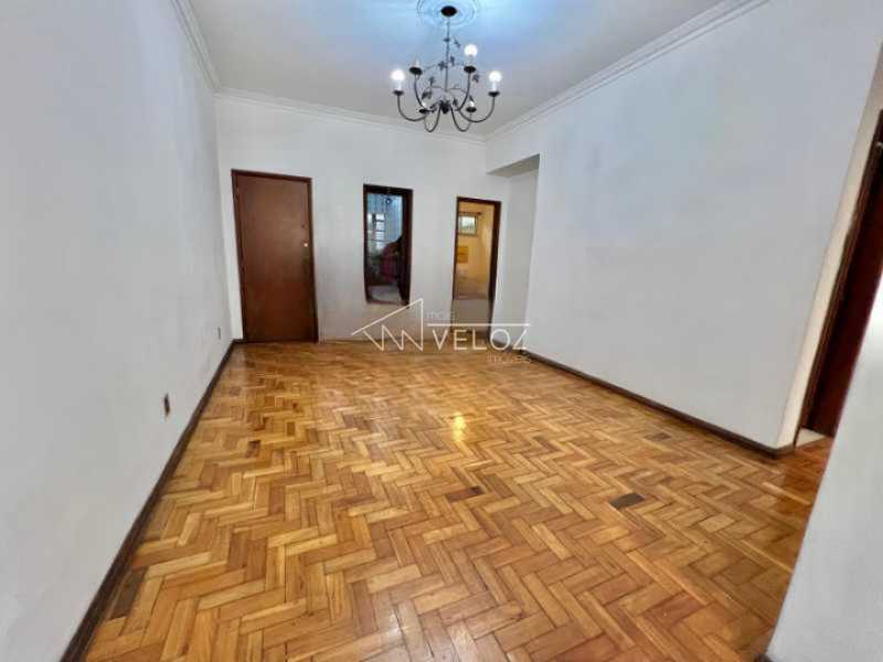 Apartamento à venda com 2 quartos, 70m² - Foto 14