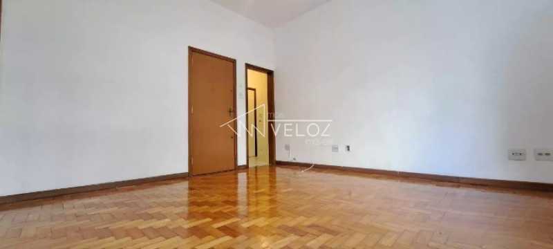 Apartamento à venda com 2 quartos, 70m² - Foto 1