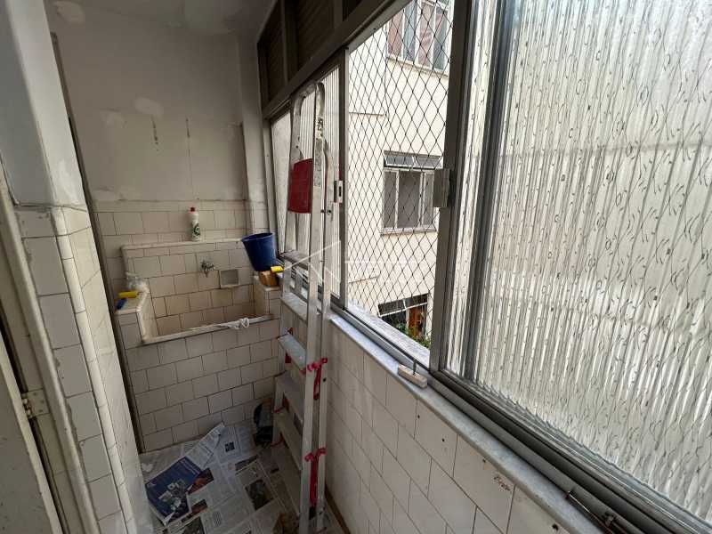 Apartamento à venda com 1 quarto, 43m² - Foto 20