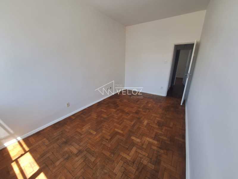 Apartamento à venda com 2 quartos, 64m² - Foto 11