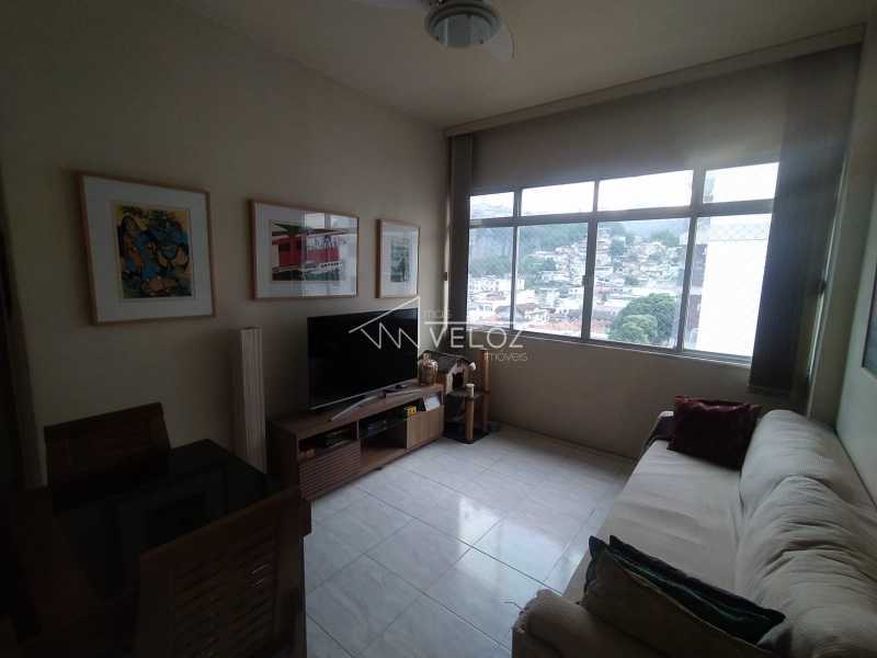 Apartamento à venda com 2 quartos, 67m² - Foto 1