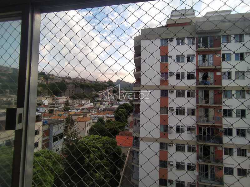 Apartamento à venda com 2 quartos, 67m² - Foto 3