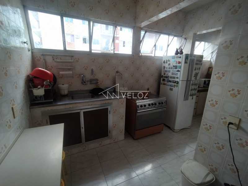 Apartamento à venda com 2 quartos, 67m² - Foto 12