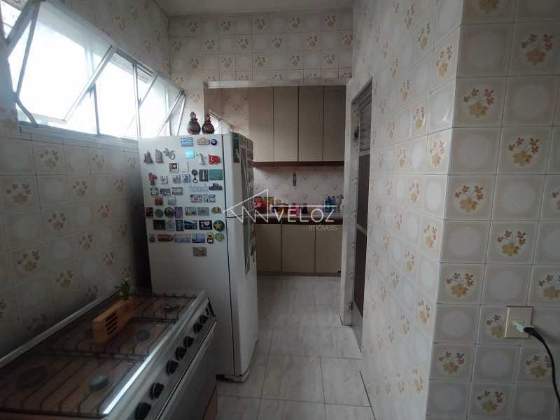 Apartamento à venda com 2 quartos, 67m² - Foto 13