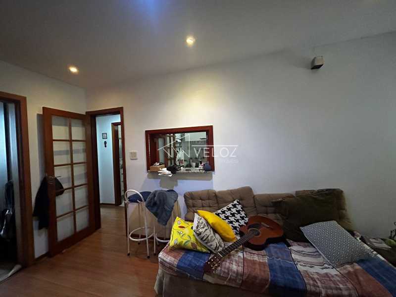 Apartamento à venda com 2 quartos, 70m² - Foto 3