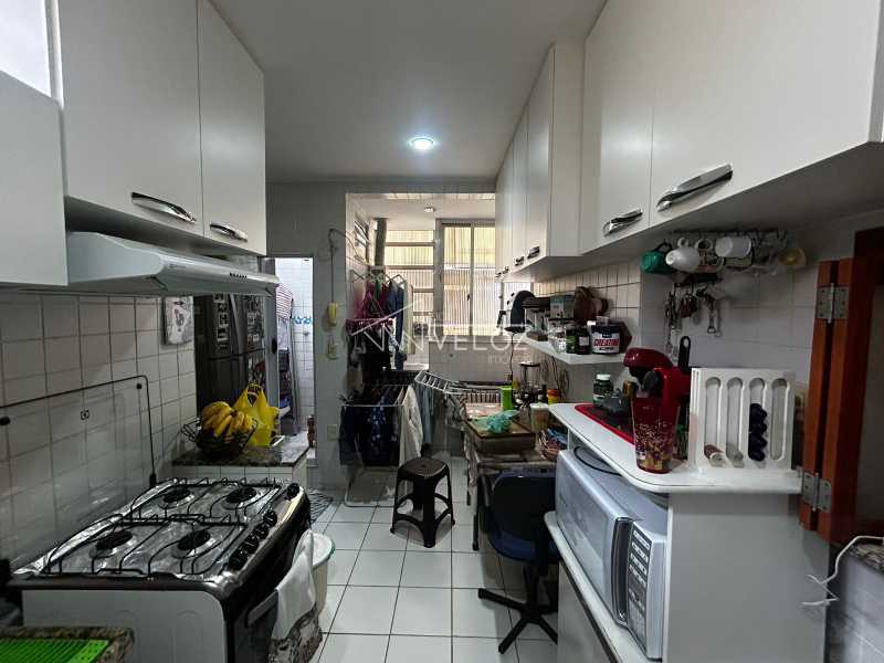 Apartamento à venda com 2 quartos, 70m² - Foto 12