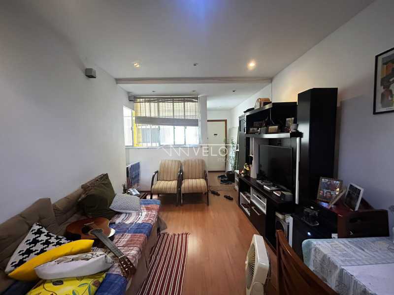 Apartamento à venda com 2 quartos, 70m² - Foto 1