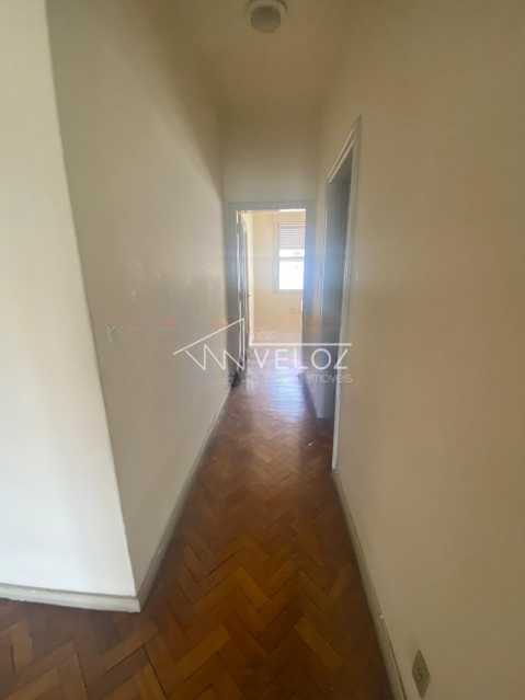 Apartamento à venda com 3 quartos, 138m² - Foto 2