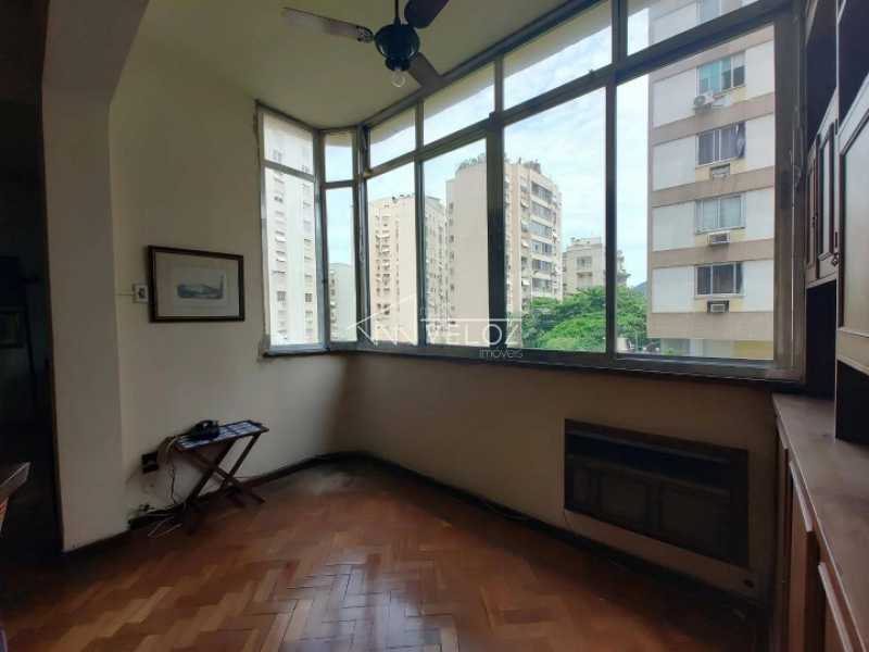 Apartamento à venda com 3 quartos, 150m² - Foto 3