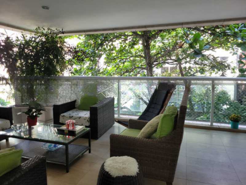 Apartamento à venda com 4 quartos, 209m² - Foto 1