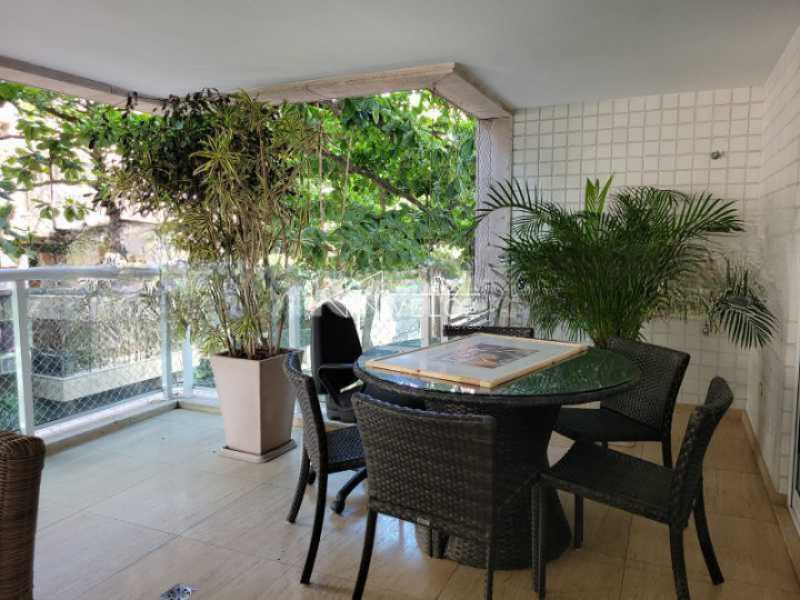 Apartamento à venda com 4 quartos, 209m² - Foto 3