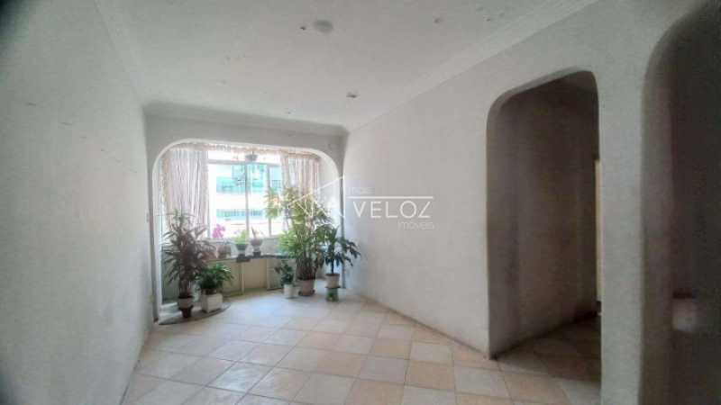 Apartamento à venda com 3 quartos, 109m² - Foto 2