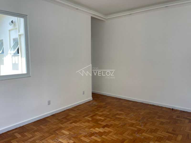 Apartamento à venda com 2 quartos, 70m² - Foto 3