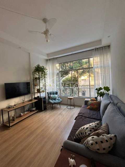 Apartamento à venda com 2 quartos, 75m² - Foto 2