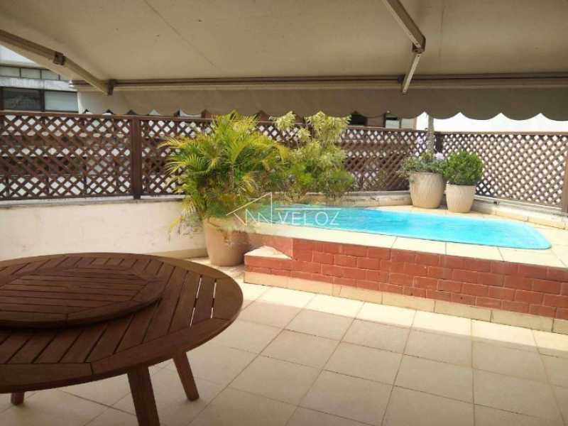 Cobertura à venda com 3 quartos, 230m² - Foto 2