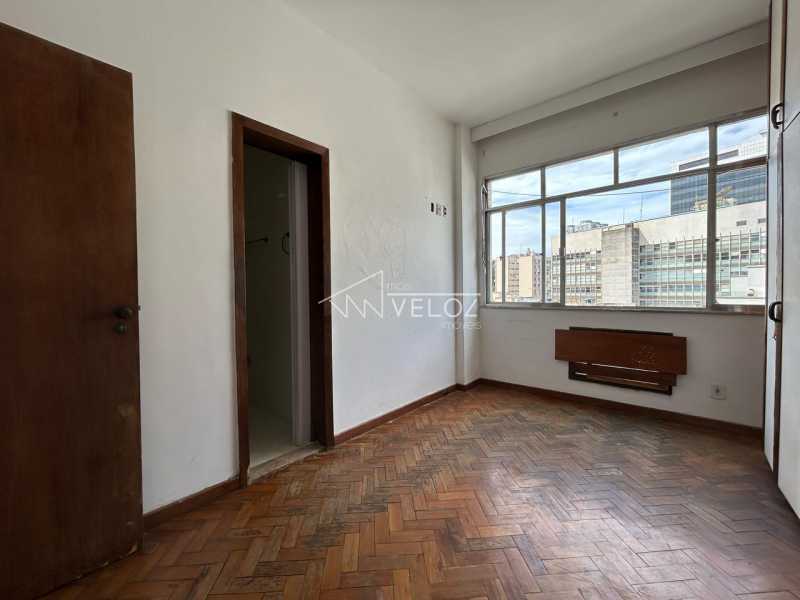 Apartamento à venda com 1 quarto, 32m² - Foto 1