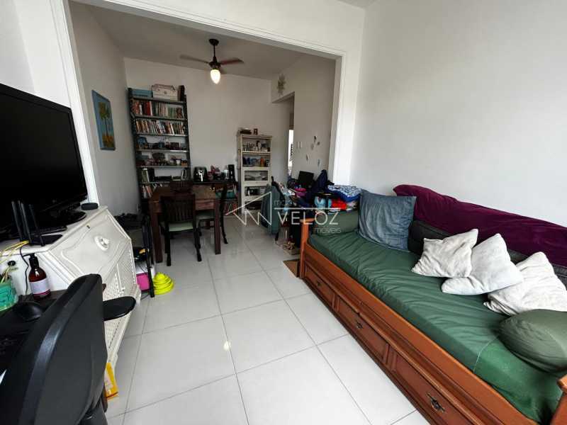 Apartamento à venda com 2 quartos, 56m² - Foto 2