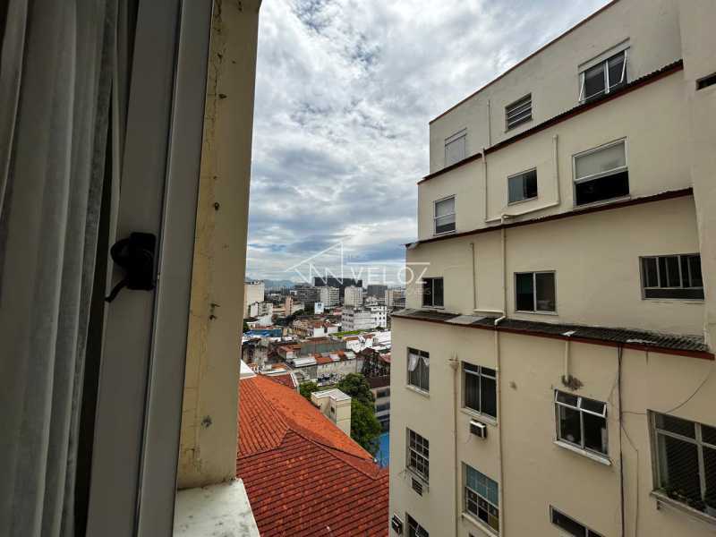 Apartamento à venda com 1 quarto, 47m² - Foto 18