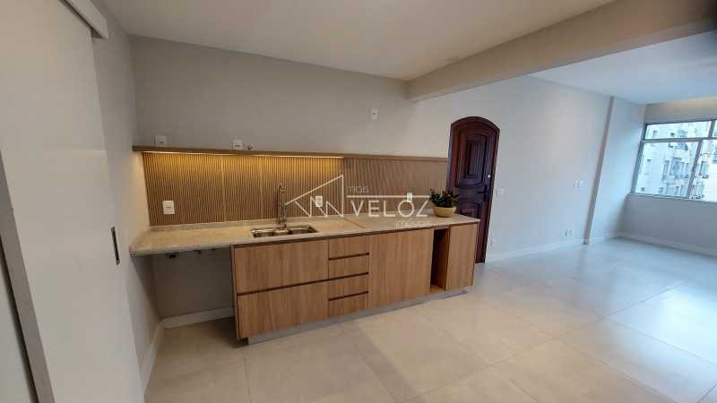 Apartamento à venda com 3 quartos, 97m² - Foto 4