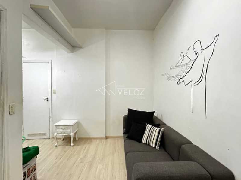 Apartamento à venda com 1 quarto, 32m² - Foto 1