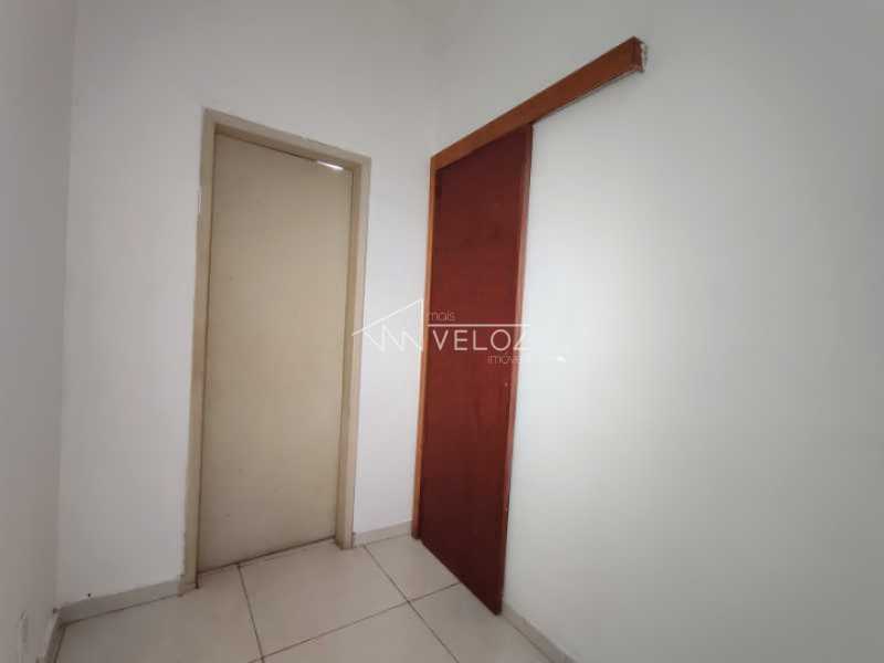 Apartamento à venda com 1 quarto, 29m² - Foto 4