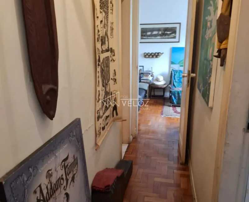 Apartamento à venda com 2 quartos, 65m² - Foto 2