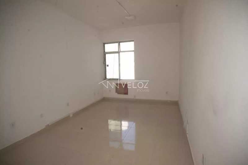 Apartamento à venda com 1 quarto, 32m² - Foto 2