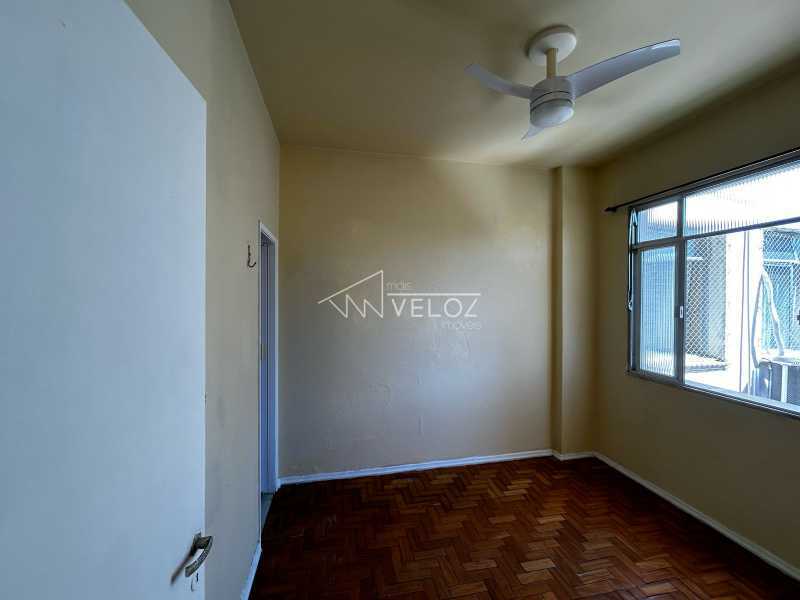 Apartamento à venda com 1 quarto, 32m² - Foto 2