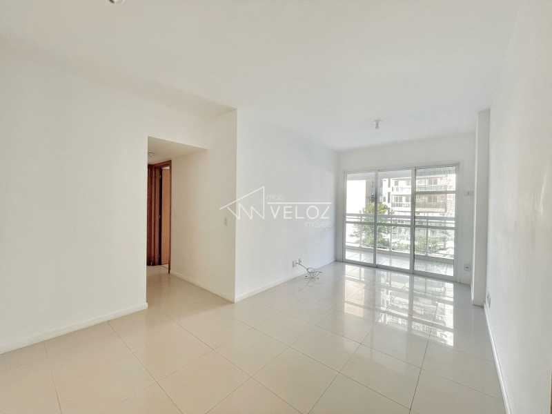 Apartamento à venda com 2 quartos, 68m² - Foto 1